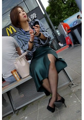 4K – 抓拍到在补妆的黑丝丰腴姐姐 [574 MB/MP4]