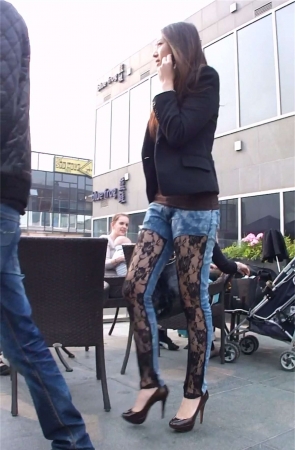 身材超好的紧身牛仔高跟美女