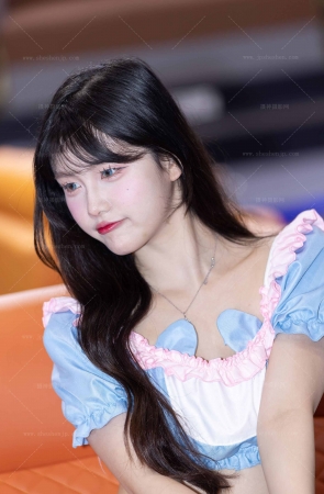 LB103-139P 杭州台球展-顶流百万网红车模克罗拉的玉足