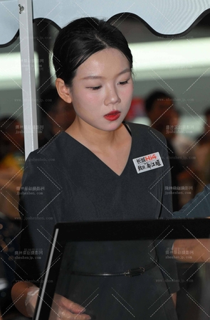 25830-19-53√长城展台-俩肉丝清秀女生