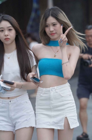 精选街拍作品 NO.1620 两位可爱美腿美女[74P/102MB]