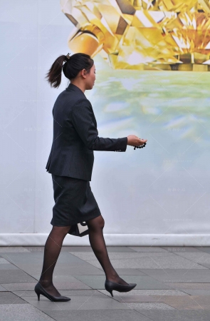 黑丝职业装美女下班啦~