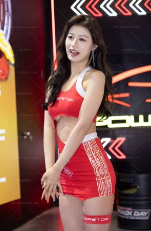 LB728-50P苏州改装-网红车模加辣小姐姐你的奶盖露了哦