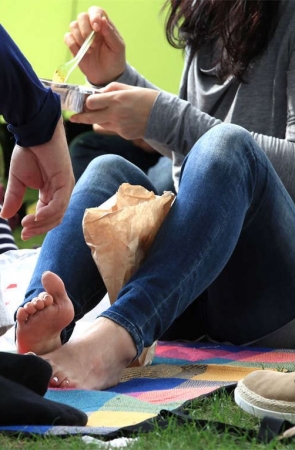 No1257 这双凹凸有致的少妇美足，值得细细品味 第1套