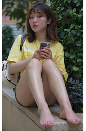 （视频）漂亮的短裙女孩[11.03G/MP4]