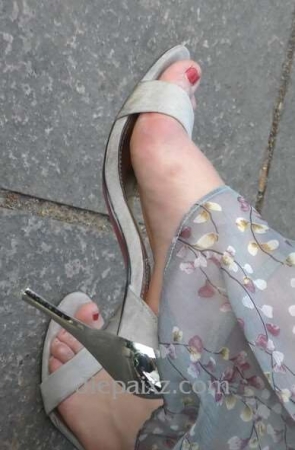 4k超清，极品干净美足凉高跟文艺小清新美女