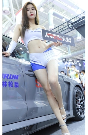 漂亮的车模MM(33P)[466M/JPG]