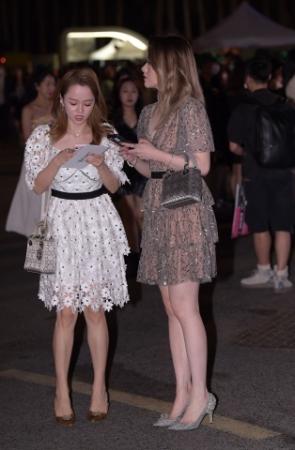 美腿高跟的美女