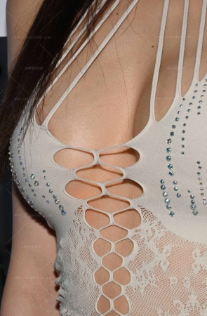 26324-8-99√美胸苏州小汤圆-裸腿版 10P