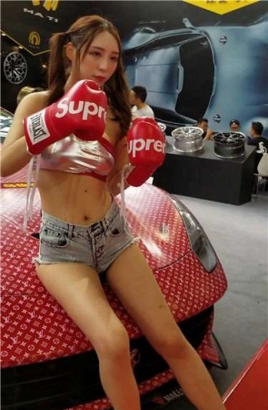 4k超清，娇小身材长腿萝莉美女车模