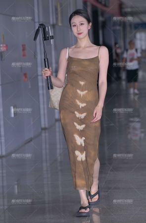 搭讪长裙美女