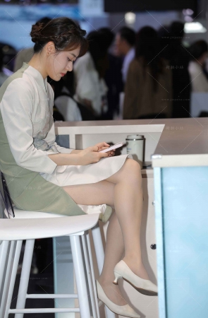 甜美超薄丝古风裙前台