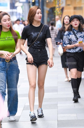 热裤小月牙~