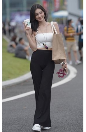 高挑的黑裤美女(30P)