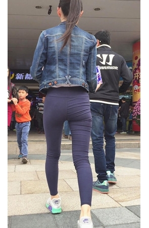 极品紧身裤美女[429M/MP4]