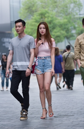 性感长腿热裤美女