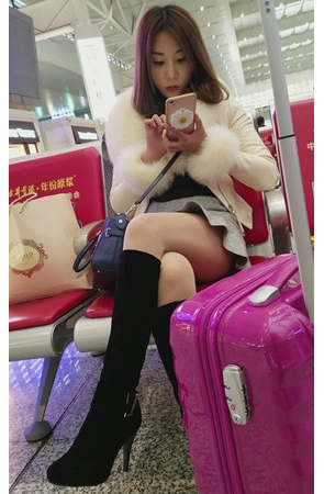 黑色高靴肉丝美女