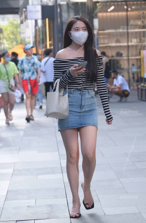 迷人妩媚肉肉的大美女 230831-9-84 15P