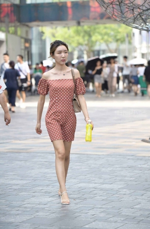 点点裙美姐