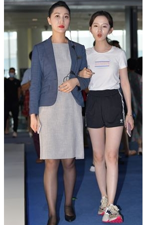 黑丝小西服美女(36P)