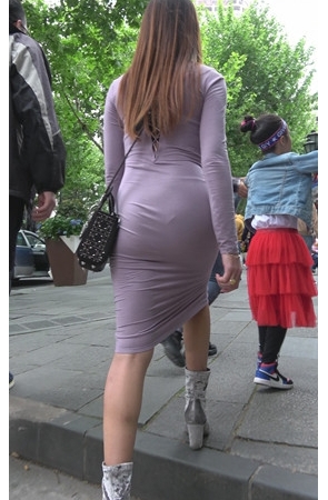 有个国外男友的连体包臀裙妹子[1.8G/MP4]