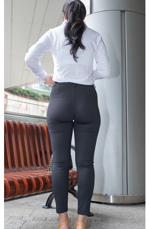 （套图）黑色紧身丰腴妹子(976P)[12.89G/JPG]