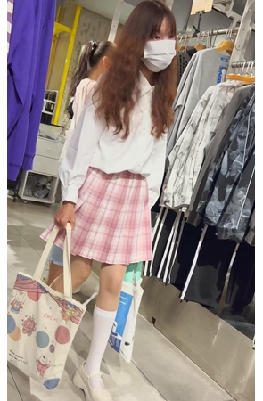 百褶裙小姐姐