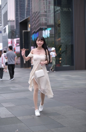 白色连衣裙极品女神