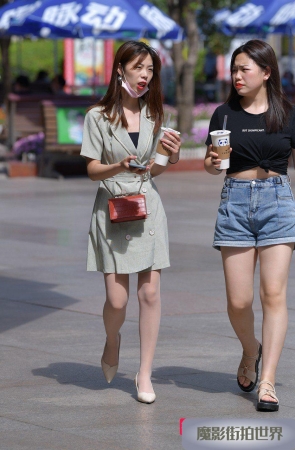 性感红唇肉丝美眉3A1072[853M]