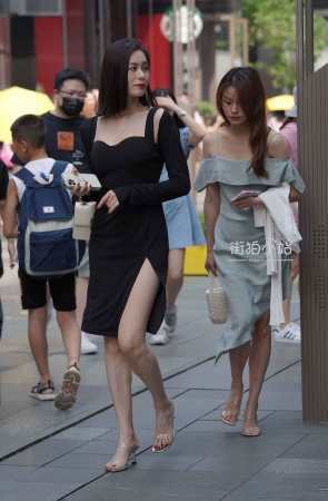 黑色开叉裙美腿小娇妻