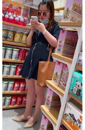 黑裙美女