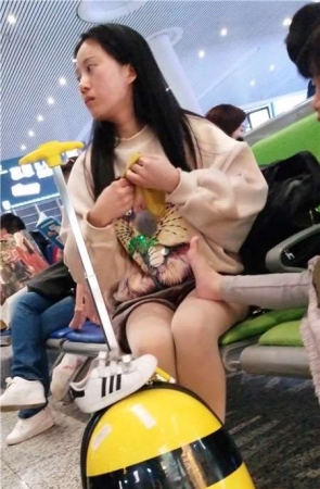 4k-街拍肉丝可爱美女姐姐