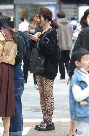 诱惑网纹街拍黑丝shaofu