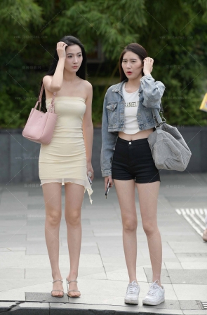 2362-7=39√美腿俩闺蜜 9P