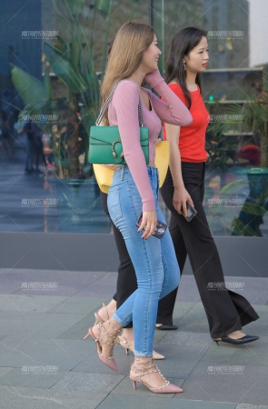 好笑容，好紧牛