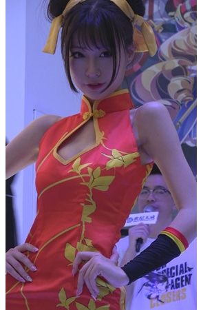 漂亮的可爱丸子头小姐姐