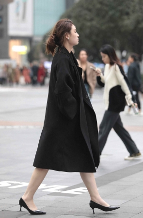 街拍高跟少妇