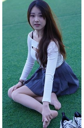 百褶裙女孩(774P)