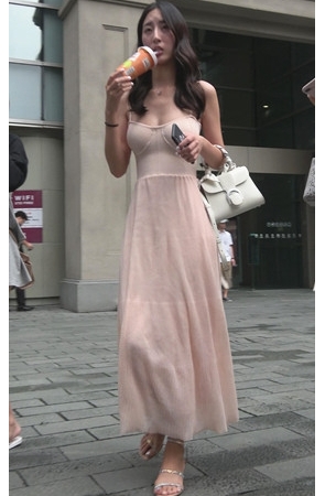 长裙和短裙两个小姐姐[984M/MP4]