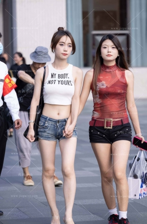 街拍热裤小蛮腰美眉 [14P]
