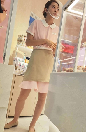 4K路人视角好利来店员超薄肉丝美腿很顶