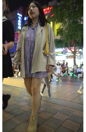 连衣裙美女