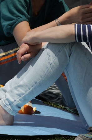 No3 纯视觉冲击，文静少妇的大白脚