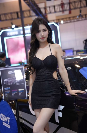 甜美鹿鹿鹿 [66P4V-5.38GB]