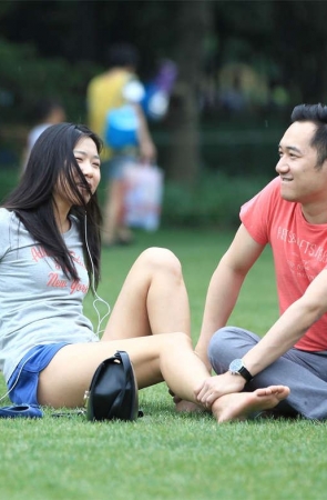 No84 草地上就光明正大的调戏