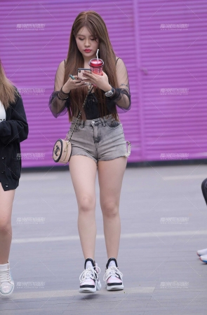 又一个肉嘟嘟de女生