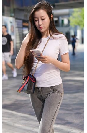 灰色紧牛美女(57P)