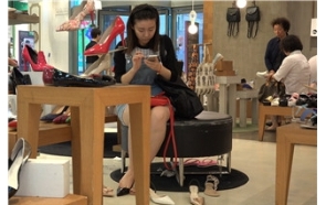 4K – 少妇试鞋大片 [1.74 GB/MP4]