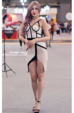 白色连体包臀裙美女(43P)