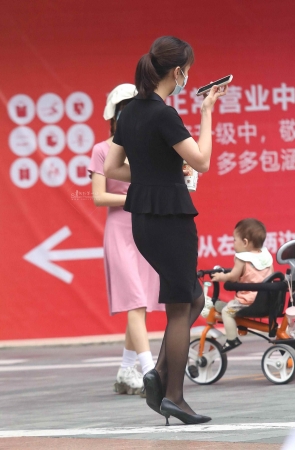【珏一笑而过】诱惑黑丝街拍高跟OL-13P